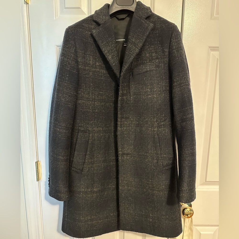 J lindenberg  virgin will pea coat size 44 and worn once